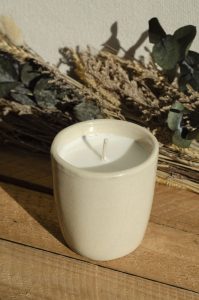 Bougie mug beige 01
